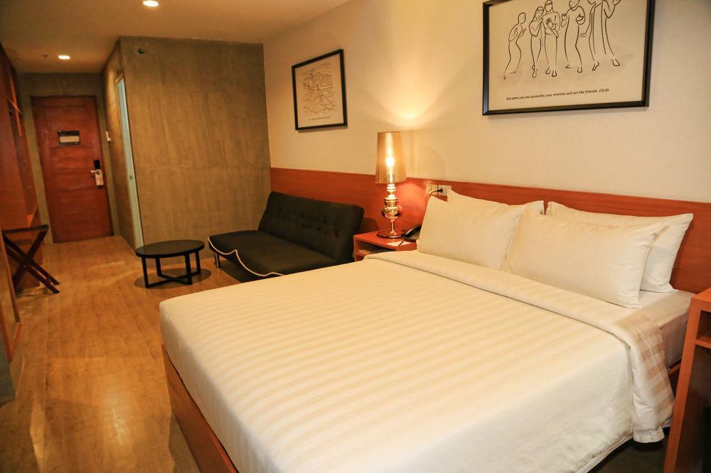 Big Hotel Cebu Bagian luar foto