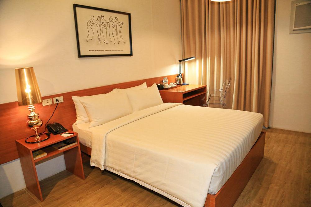 Big Hotel Cebu Bagian luar foto