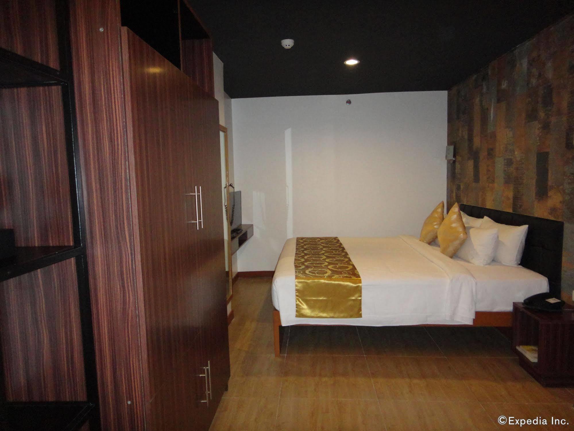 Big Hotel Cebu Bagian luar foto