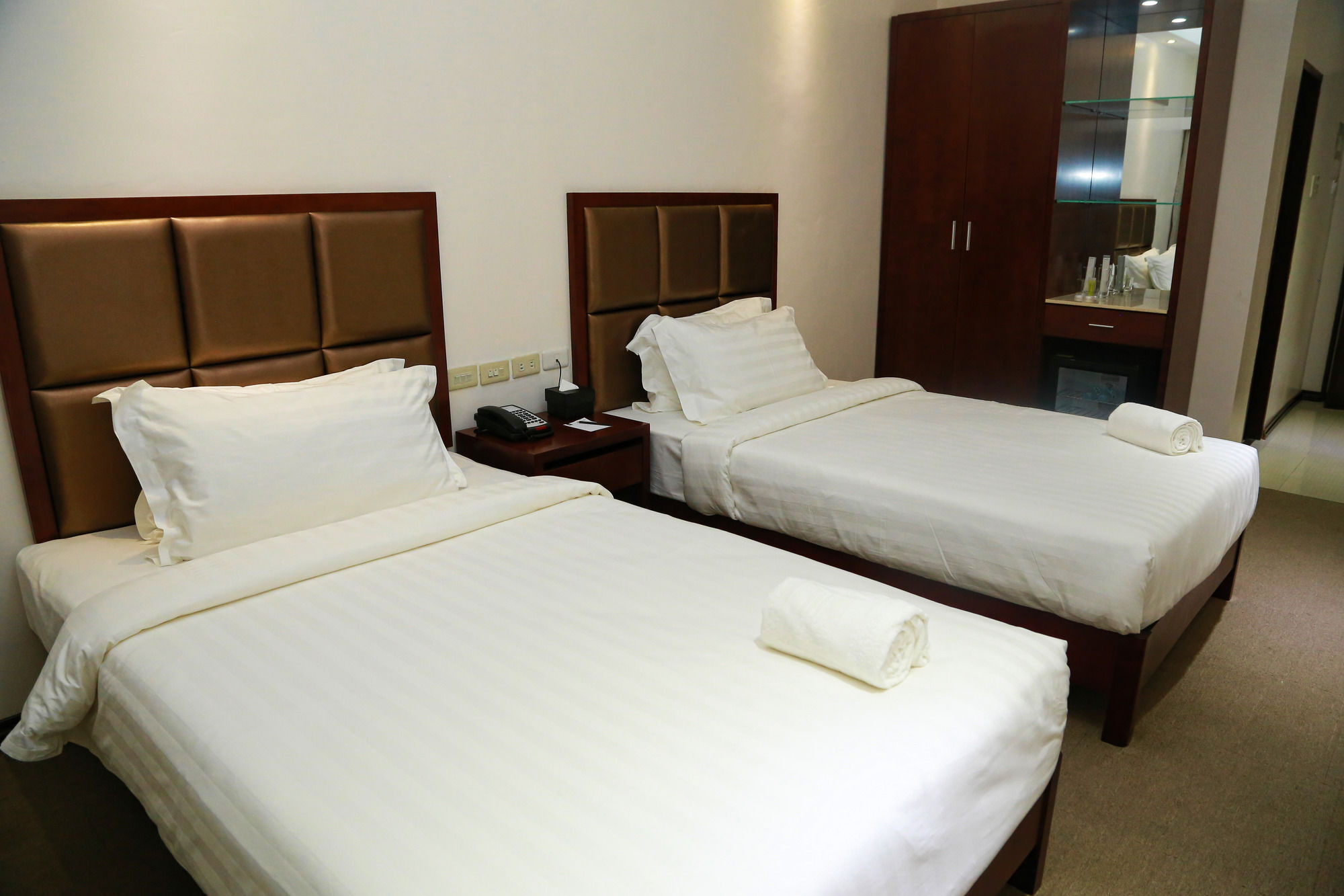 Big Hotel Cebu Bagian luar foto